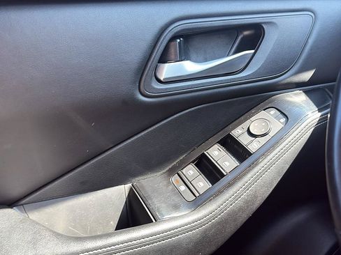 Certified 2025 Nissan Rogue SV AWD/4WD image 20