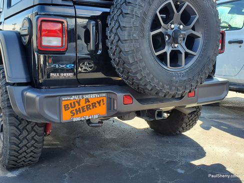 Used 2025 Jeep Wrangler Willys image 13