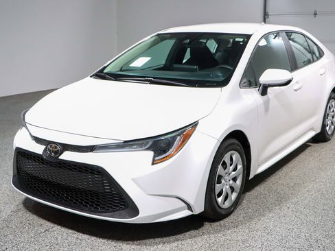 Used 2021 Toyota Corolla LE FWD image 29