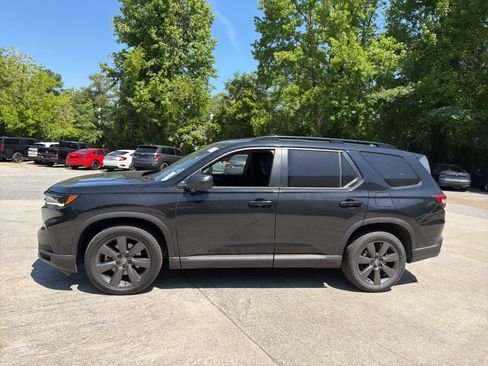 Used 2023 Honda Pilot Sport image 7