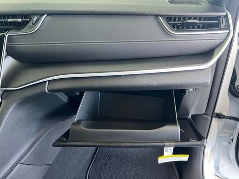 New 2025 Jeep Grand Cherokee L Laredo image 30