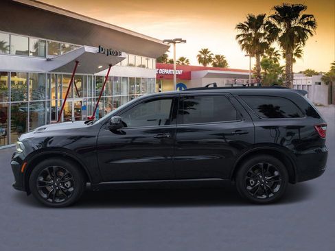 Certified 2024 Dodge Durango R/T w/ Blacktop Package RWD image 6