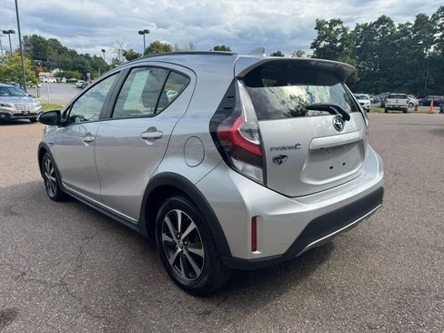 Used 2018 Toyota Prius C Two FWD image 3