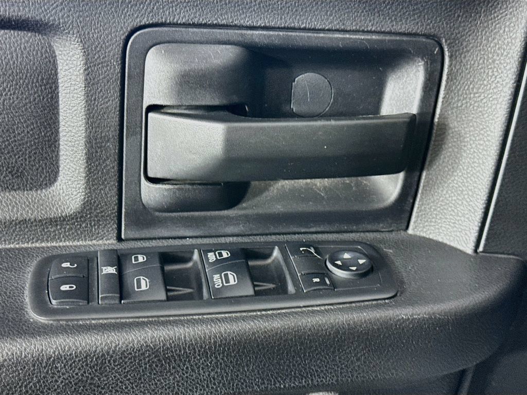 Used 2018 RAM 2500 Tradesman w/ Chrome Appearance Group AWD/4WD image 20