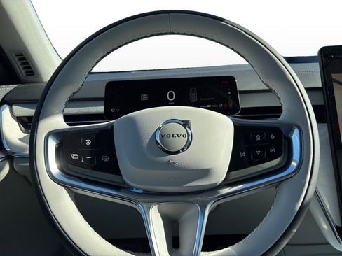 New 2025 Volvo EX90 Ultra w/ Protection Package Premier image 16