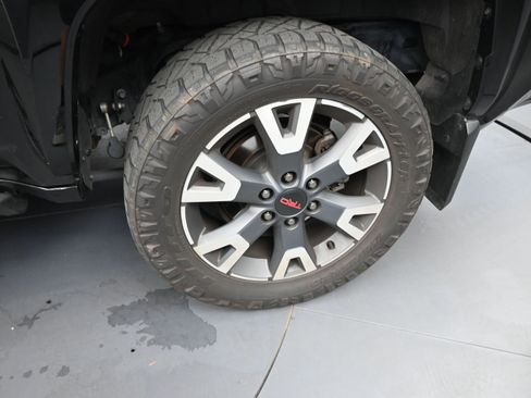 Certified 2025 Toyota 4Runner TRD Sport AWD/4WD image 18