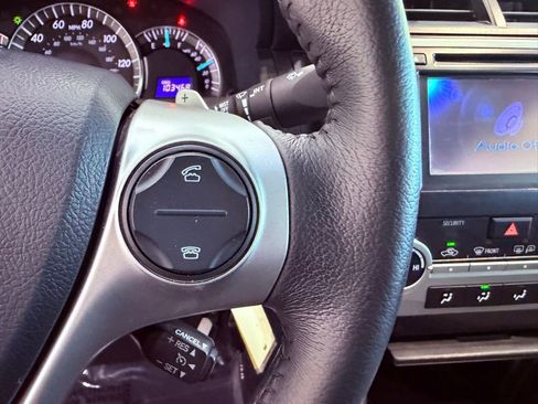 Used 2013 Toyota Camry SE image 19