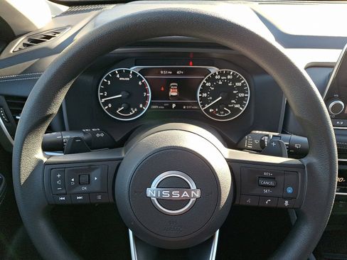 Used 2024 Nissan Rogue SV image 19