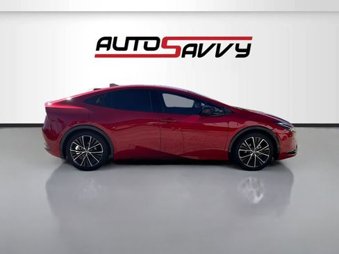 Used 2024 Toyota Prius XLE image 8