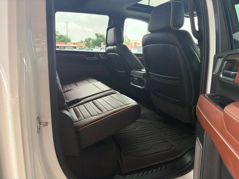 Used 2025 GMC Sierra 2500 Denali Ultimate AWD/4WD image 6