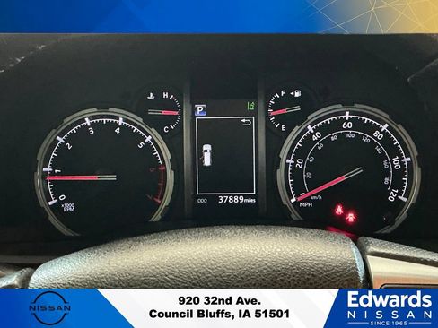 Used 2023 Toyota 4Runner Limited AWD/4WD image 17