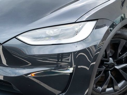 Used 2024 Tesla Model X AWD/4WD image 3