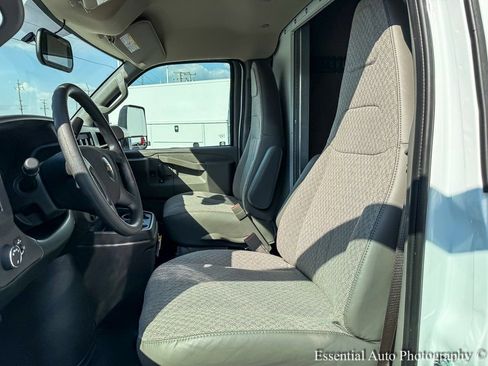 New 2025 Chevrolet Express 3500 w/ Power Convenience Package image 8