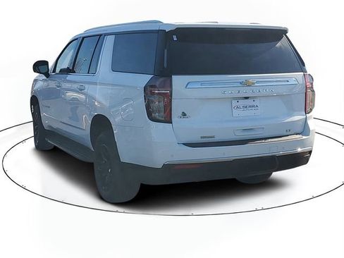 Certified 2022 Chevrolet Suburban LT w/ Luxury Package image 3