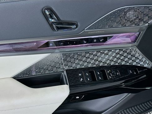 New 2026 BMW 750e xDrive w/ Executive Package image 20