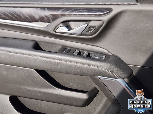 Used 2022 GMC Yukon XL Denali w/ Denali Premium Package image 30