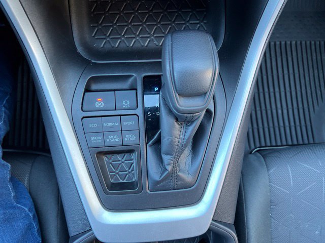 Used 2022 Toyota RAV4 XLE w/ Convenience Package AWD/4WD image 19