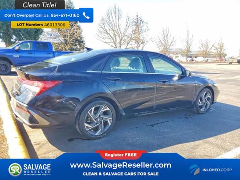 Used 2025 Hyundai Elantra SEL image 4