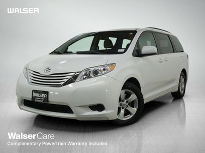 Used 2017 Toyota Sienna LE