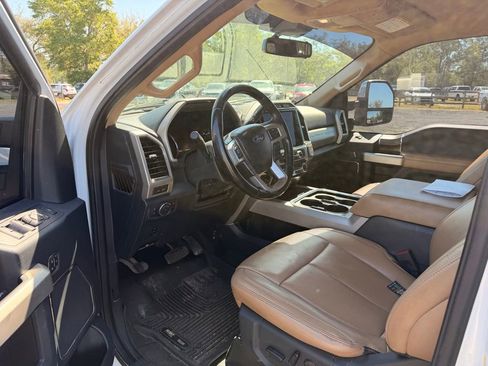 Used 2022 Ford F350 Lariat w/ Chrome Package AWD/4WD image 7
