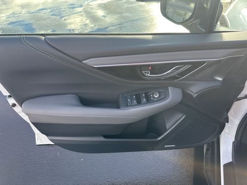 Used 2025 Subaru Outback Onyx Edition image 18