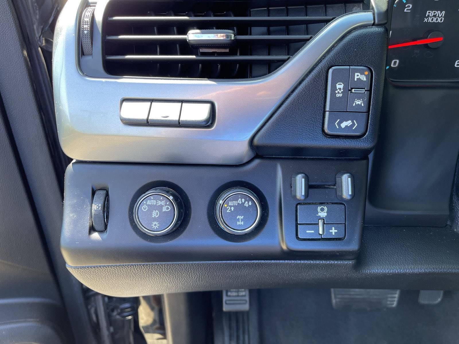 Used 2020 Chevrolet Tahoe Premier AWD/4WD image 19