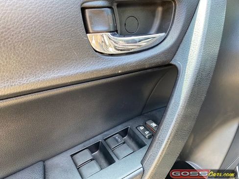 Used 2017 Toyota Corolla SE w/ SE Premium Package FWD image 24