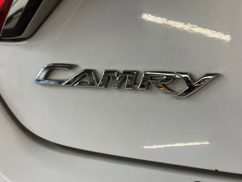 Used 2016 Toyota Camry LE image 8