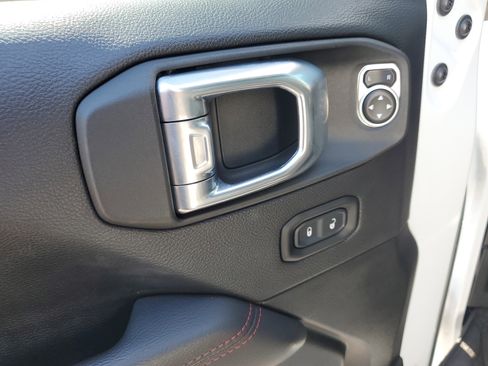 Used 2021 Jeep Wrangler Unlimited Rubicon w/ Safety Group image 9