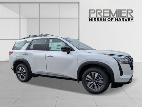 New 2026 Nissan Pathfinder SL FWD image 6