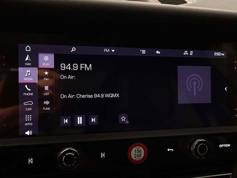 Used 2025 Porsche Macan image 53