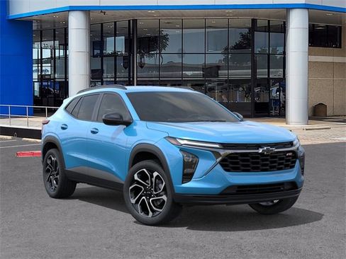 New 2026 Chevrolet Trax RS w/ Driver Confidence Package FWD image 7