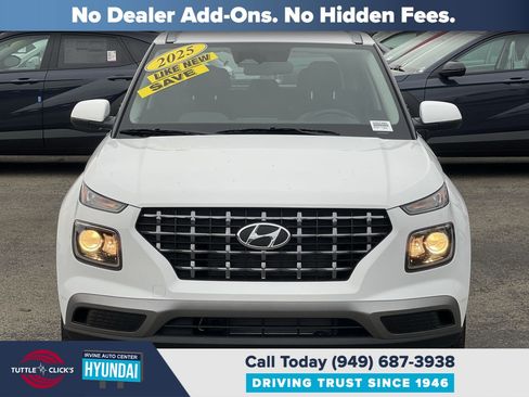 Certified 2025 Hyundai Venue SEL image 2