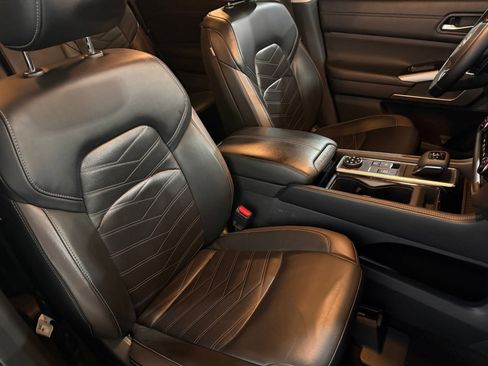 Used 2023 Nissan Pathfinder Platinum w/ Cargo Package image 49