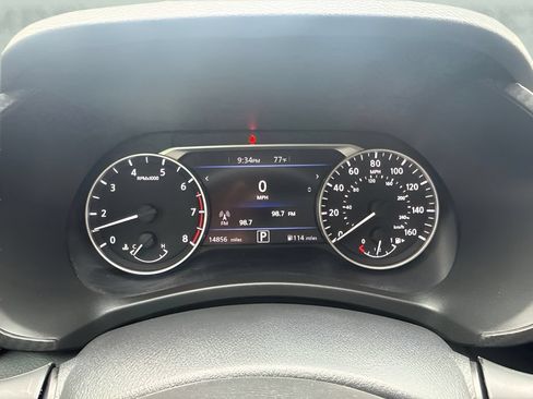 Used 2025 Nissan Sentra SR FWD image 12