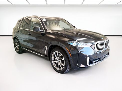 Used 2024 BMW X5 xDrive40i w/ Premium Package AWD/4WD image 3