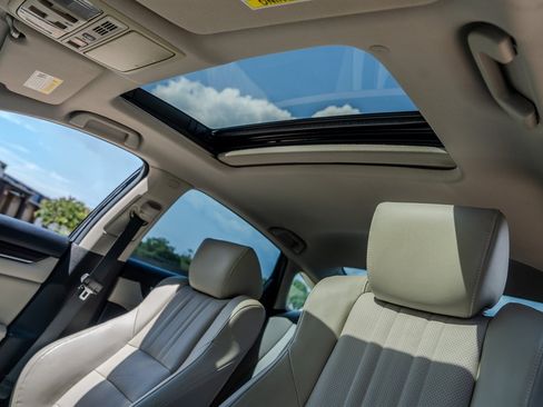 Used 2018 Honda Accord Touring image 29