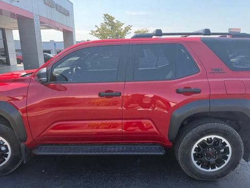 Certified 2025 Toyota 4Runner TRD Off-Road Premium w/ Tow Technology Package AWD/4WD image 2
