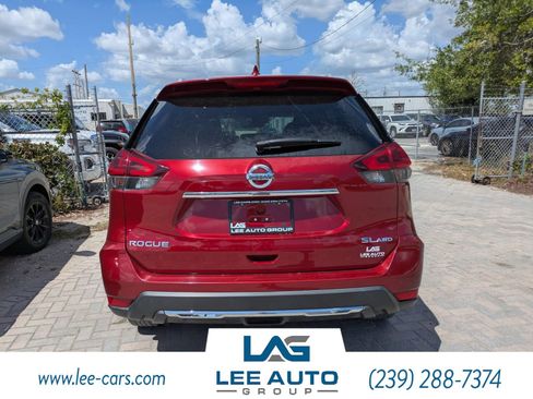 Used 2018 Nissan Rogue SL w/ Premium Package AWD/4WD image 4