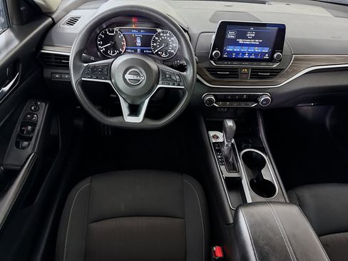 Used 2024 Nissan Altima 2.5 SV image 17