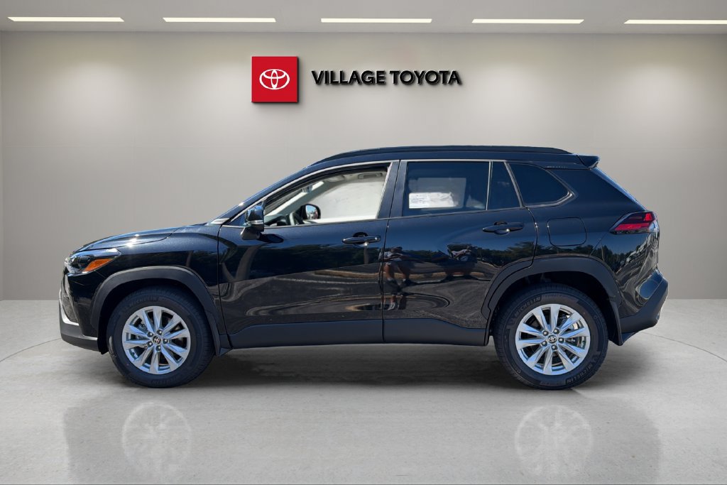 New 2026 Toyota Corolla Cross LE w/ Moonroof Package FWD image 2