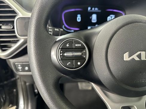 Used 2023 Kia Soul LX w/ LX Technology Package image 15