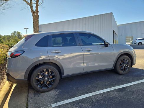 Used 2025 Honda HR-V Sport image 6