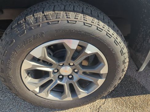 Used 2025 Chevrolet Silverado 1500 High Country w/ Z71 Off-Road Package image 11