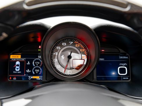 Certified 2022 Ferrari Portofino M image 25