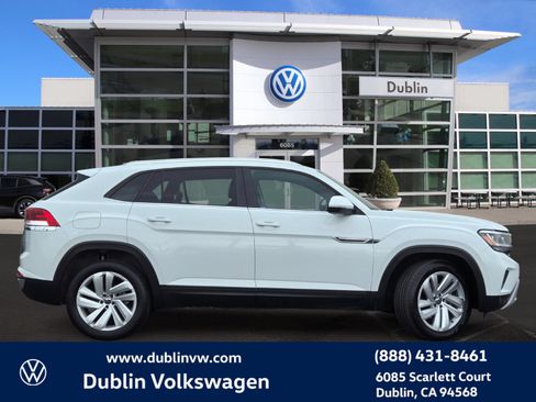Certified 2023 Volkswagen Atlas Cross Sport SE w/ Panoramic Sunroof Package FWD image 3