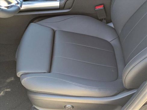 Used 2026 Mercedes-Benz GLA 250 image 4