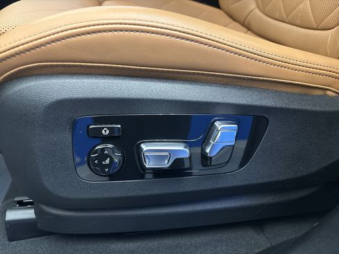 Used 2023 BMW X7 xDrive40i w/ M Sport Package image 13