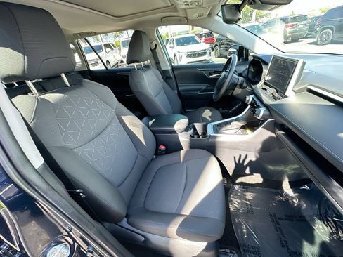 Used 2025 Toyota RAV4 XLE w/ Convenience Package FWD image 27