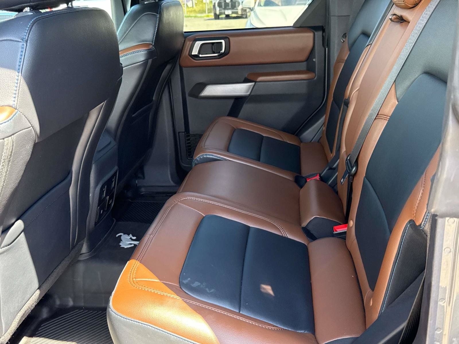 Used 2023 Ford Bronco Outer Banks w/ Sasquatch Package AWD/4WD image 26